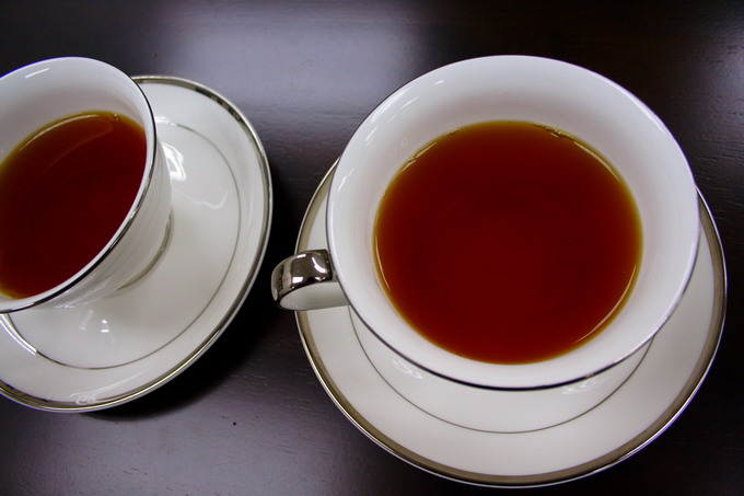 At the edge of tea cup, the golden ring is clearly seen indicating well-made tea and of good quality tea leaves.