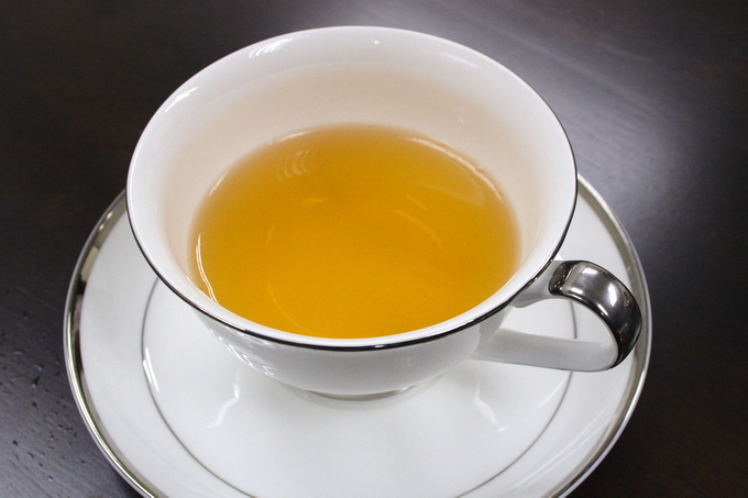 Here we introduce the serving using a glass. It is also nice to use the English tea cup or China tea ware.
