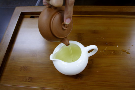 Within 10 seconds, pours off hot water into pitcher. Usually we recommend 7 seconds. The first brewing is to open up the tea leaves and its aroma and taste is not release yet.