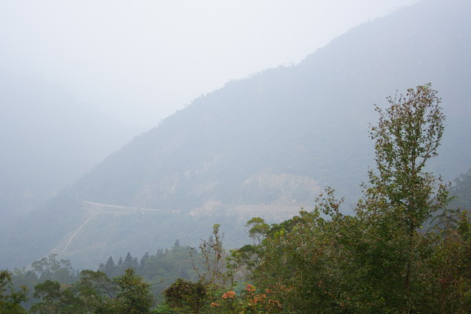 Dong Ding Mountain is not a very high mountain. But it is steep and always covered by fog.