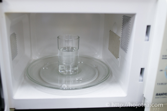 Boiling water in microwave