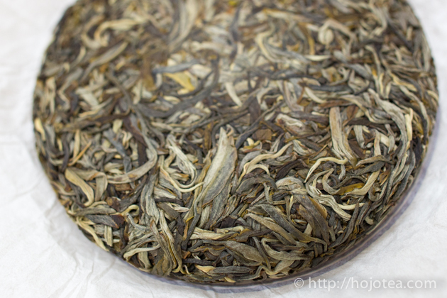 自然栽培茶の老木から作られた無肥料無農薬のプーアル生茶を販売