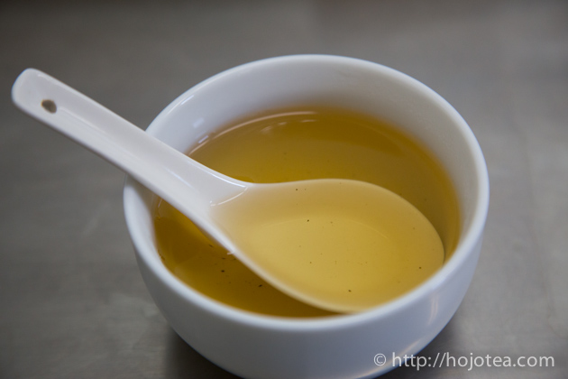 HOJOの梨山茶は2000ｍ以上の高山で栽培された茶葉から作られます。
