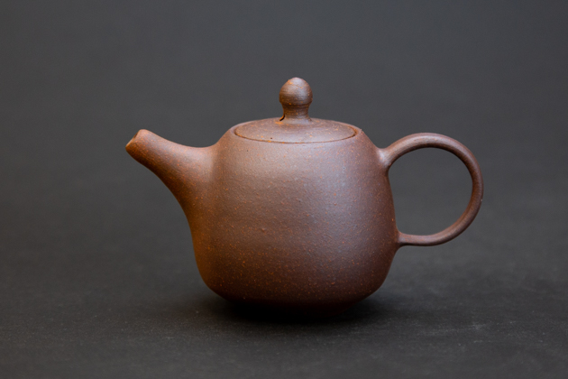 佐渡島の陶芸家、渡辺陶三氏の無名異焼急須・茶壺・宝瓶など4種を発売 